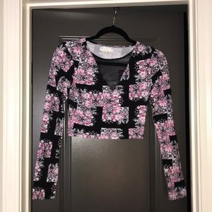 Cropped long sleeve shirt